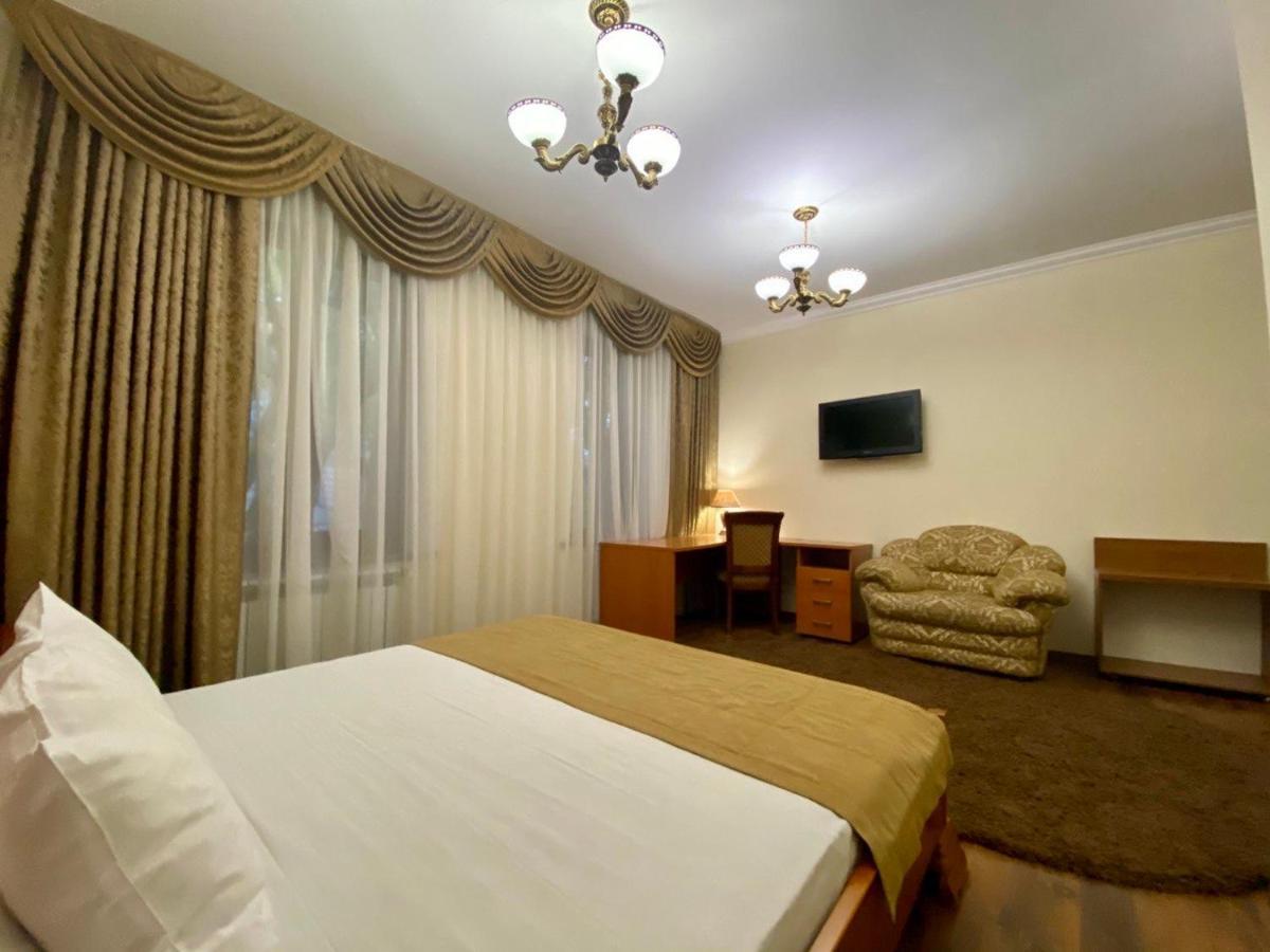 Boomerang Business Hotel Odessa Extérieur photo